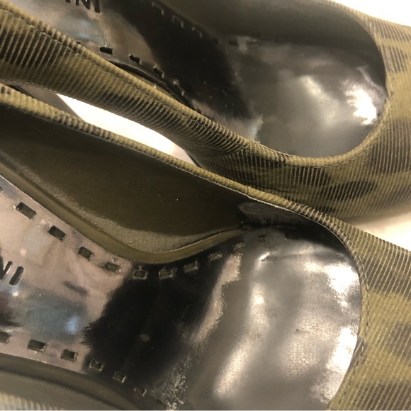 Gianni Bini Pumps, army green faint leopard print fabric, platform, Size 7 - Picture 6 of 16